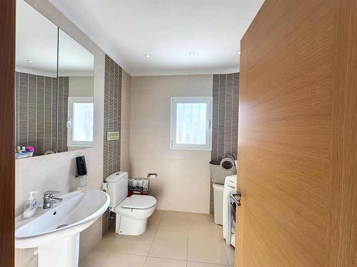 Image No.22-5 Bed Villa for sale