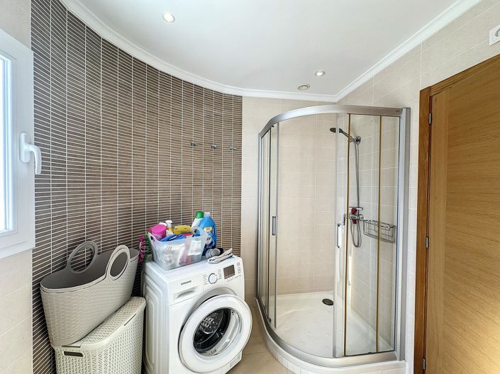 Image No.24-5 Bed Villa for sale