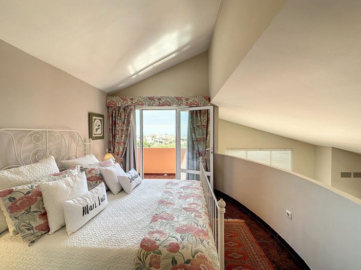 Image No.23-4 Bed Villa for sale