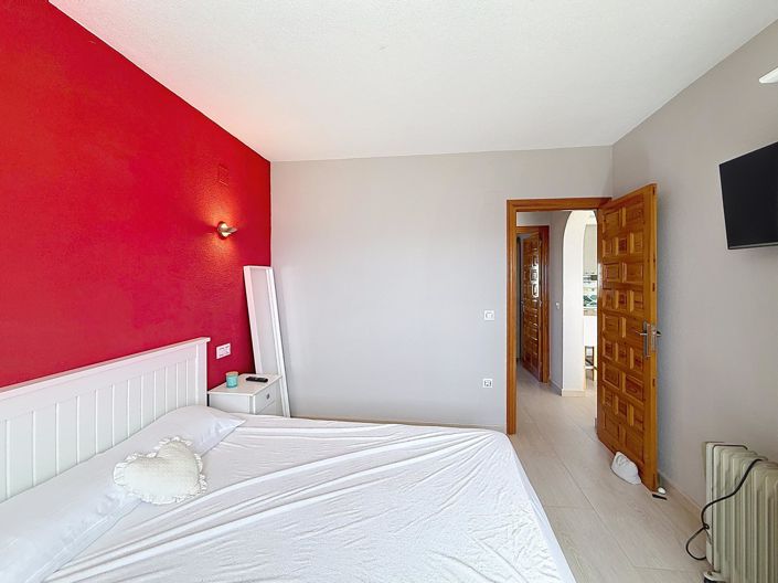 Image No.20-2 Bed Apartment for sale