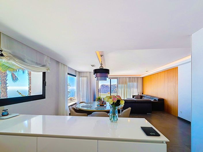 Image No.10-3 Bed Apartment for sale