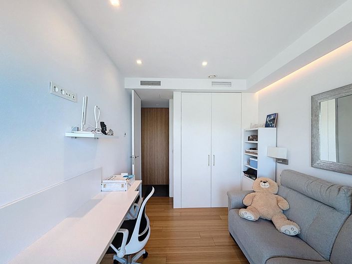 Image No.23-3 Bed Apartment for sale