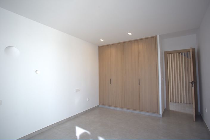 Image No.14-3 Bed Villa for sale