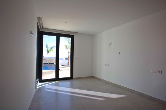 Image No.15-3 Bed Villa for sale