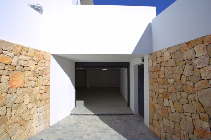 Image No.24-3 Bed Villa for sale