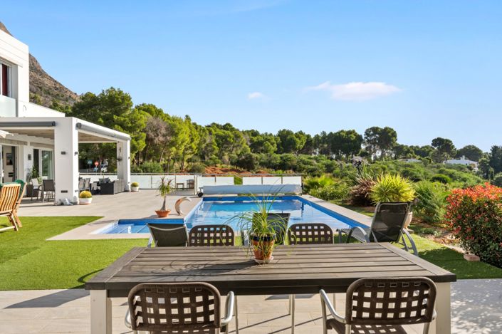 Image No.4-5 Bed Villa for sale