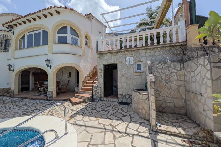 Image No.32-4 Bed Villa for sale