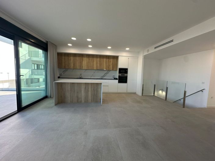 Image No.27-3 Bed Apartment for sale