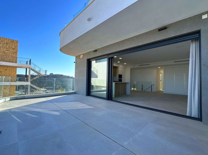 Image No.28-3 Bed Apartment for sale