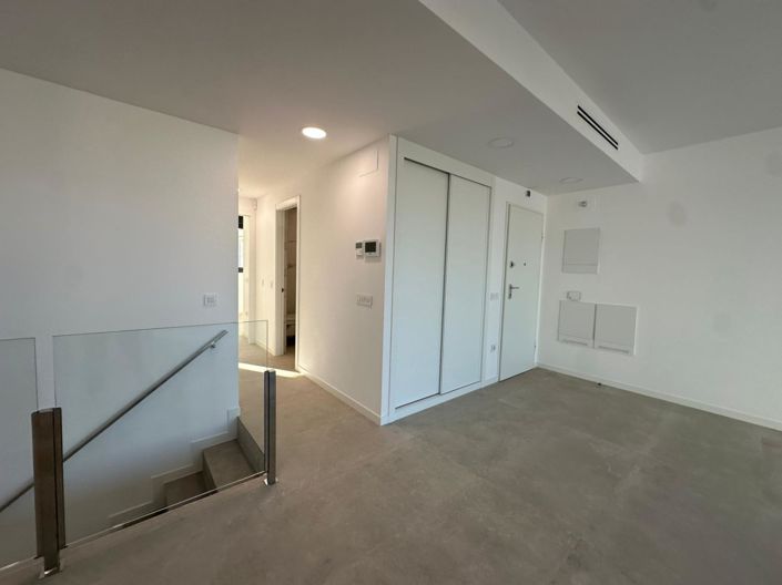 Image No.44-3 Bed Apartment for sale
