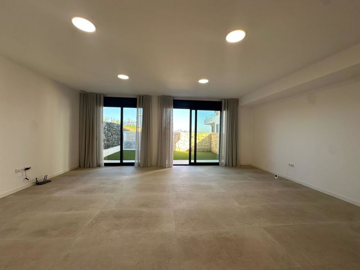 Image No.7-3 Bed Apartment for sale