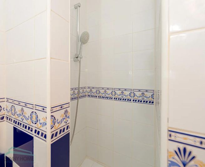 Image No.18-8 Bed Country House for sale