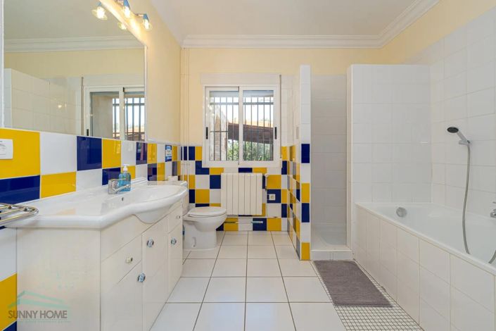 Image No.21-8 Bed Country House for sale