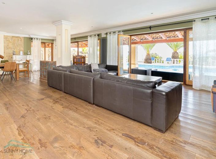 Image No.23-8 Bed Country House for sale