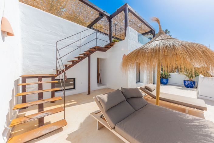 Image No.50-5 Bed Villa for sale