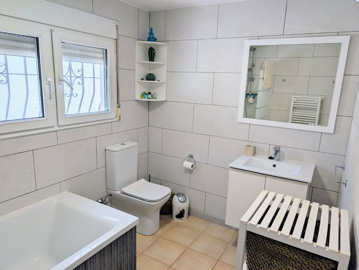 Image No.37-5 Bed Villa for sale