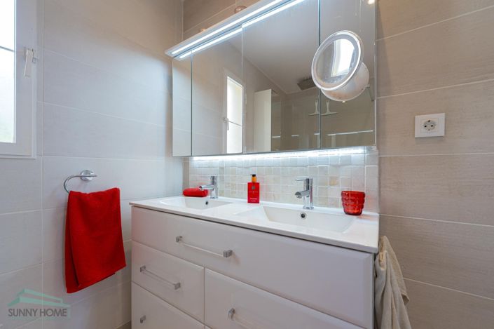 Image No.10-3 Bed Apartment for sale