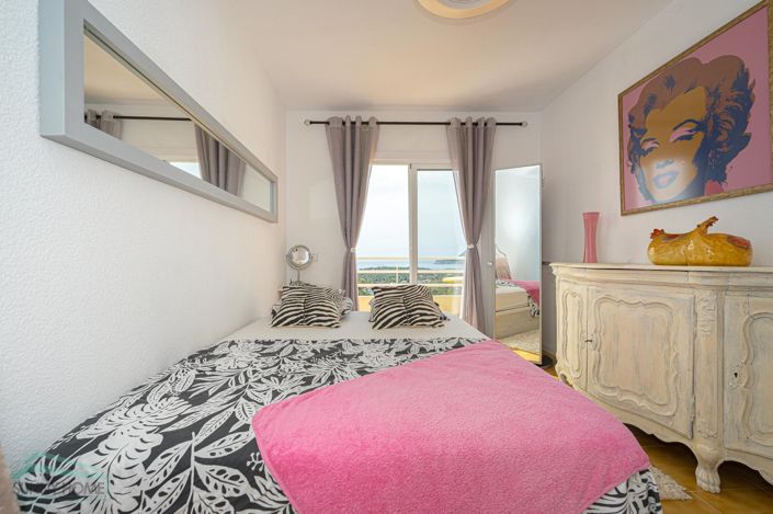 Image No.18-3 Bed Apartment for sale