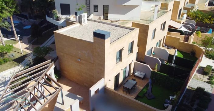 Image No.2-4 Bed Townhouse for sale