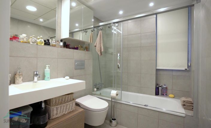 Image No.4-4 Bed Townhouse for sale