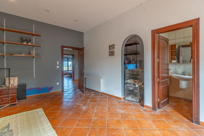 Image No.36-5 Bed Villa for sale