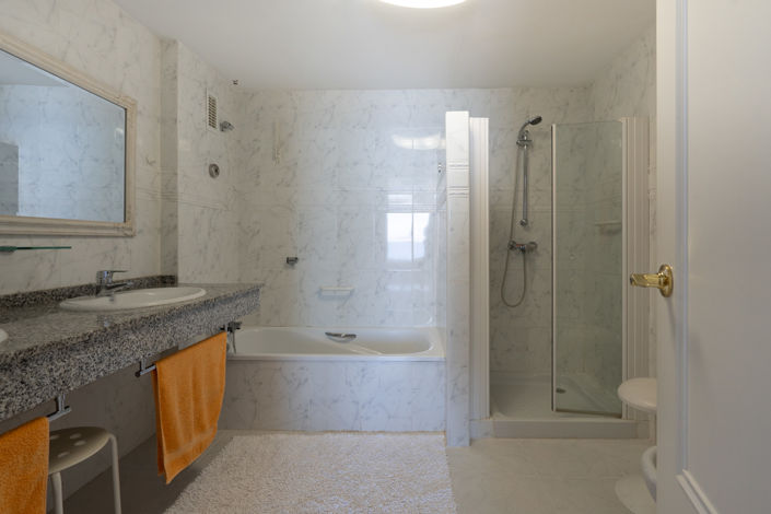 Image No.28-3 Bed Apartment for sale