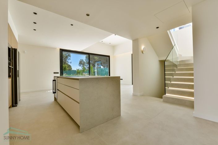 Image No.4-3 Bed Villa for sale