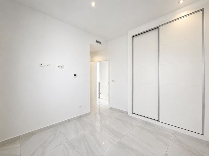 Image No.5-3 Bed Villa for sale