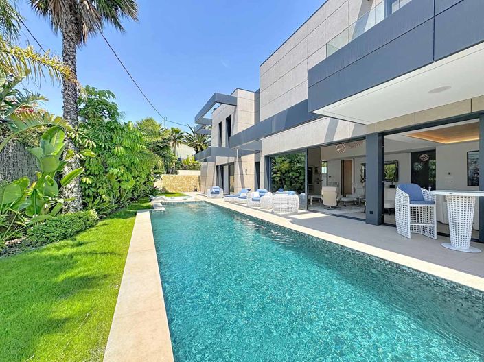 Image No.2-4 Bed Villa for sale