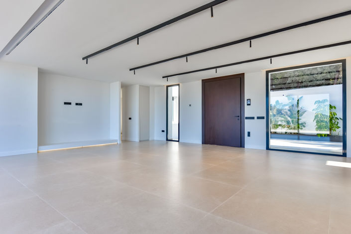 Image No.14-5 Bed Villa for sale