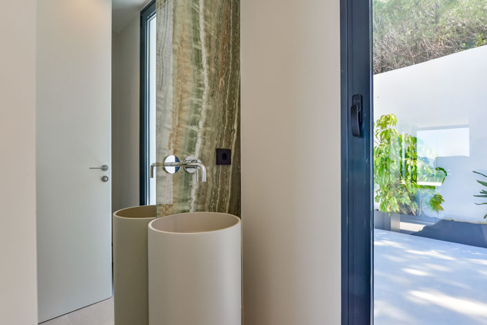Image No.17-5 Bed Villa for sale