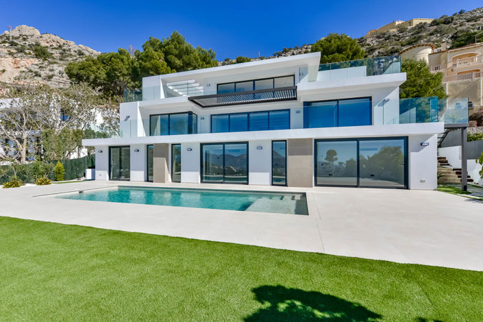 Image No.2-5 Bed Villa for sale