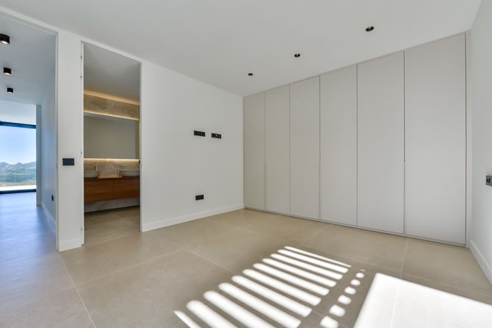 Image No.20-5 Bed Villa for sale