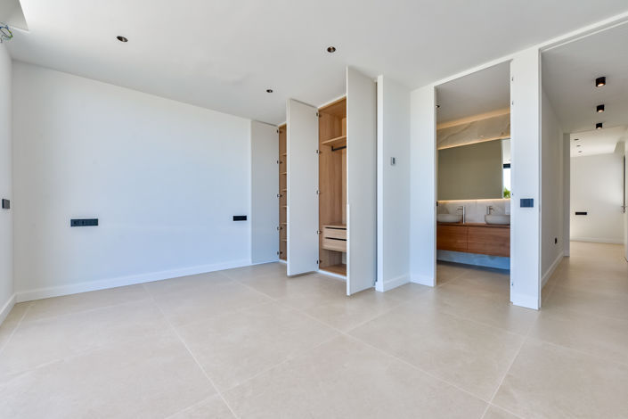 Image No.23-5 Bed Villa for sale