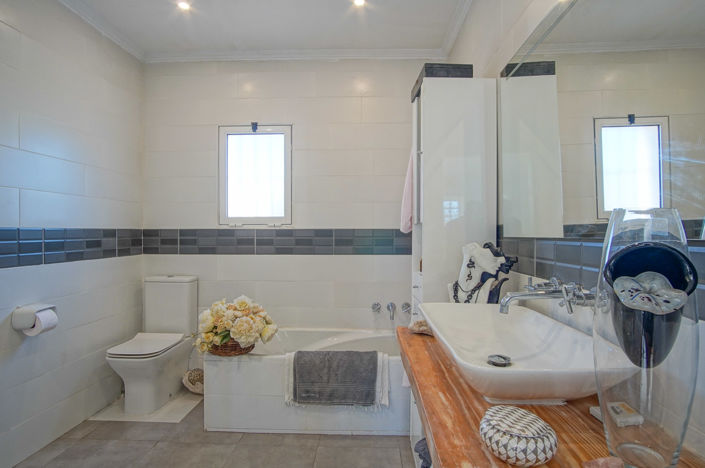 Image No.35-3 Bed Villa for sale