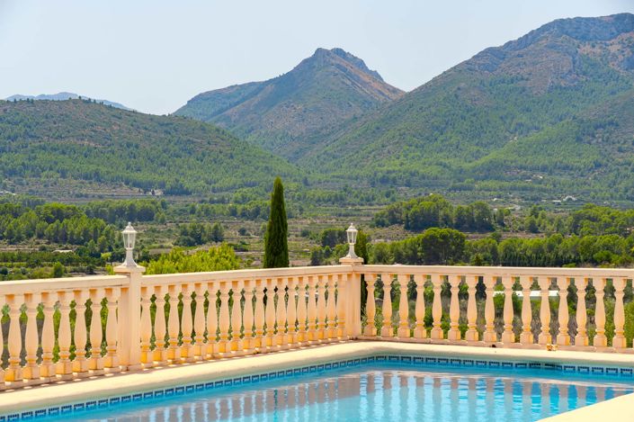 Image No.10-5 Bed Villa for sale