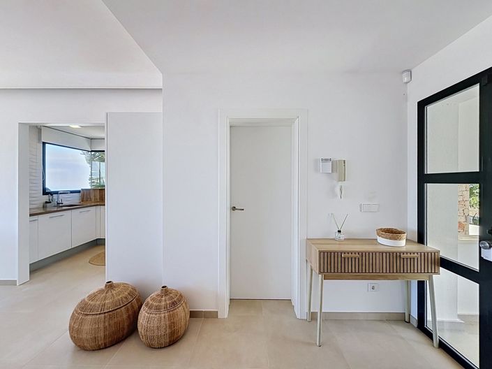 Image No.17-5 Bed Villa for sale