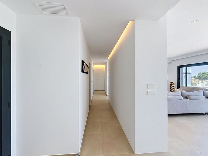 Image No.18-5 Bed Villa for sale