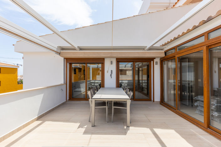 Image No.12-3 Bed Apartment for sale