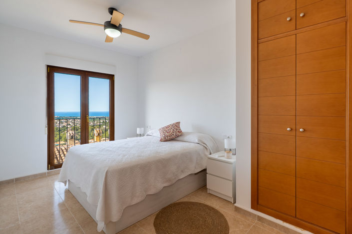Image No.10-3 Bed Apartment for sale