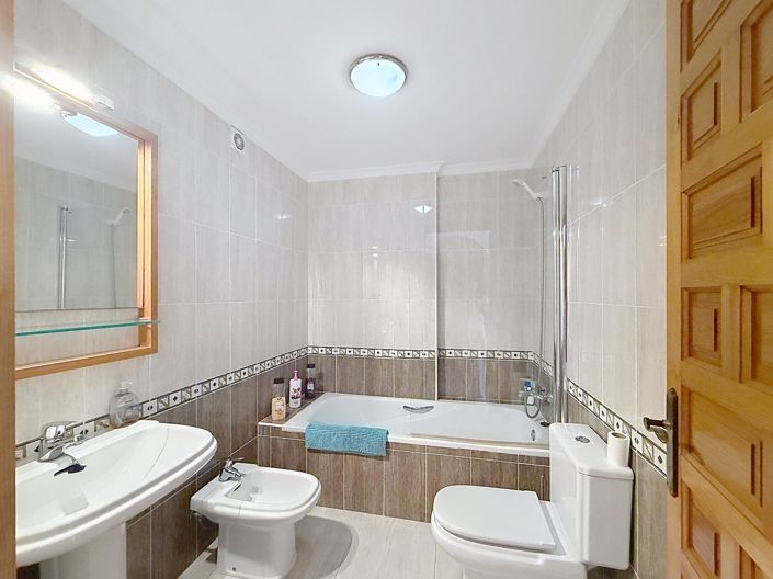 Image No.14-3 Bed Apartment for sale