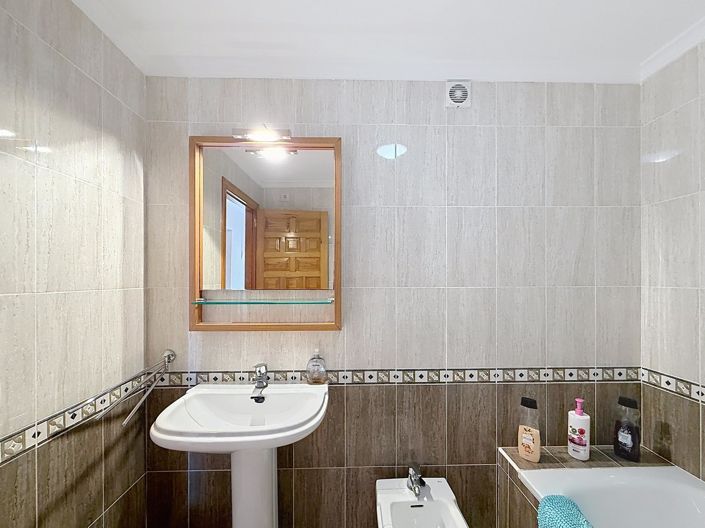 Image No.15-3 Bed Apartment for sale