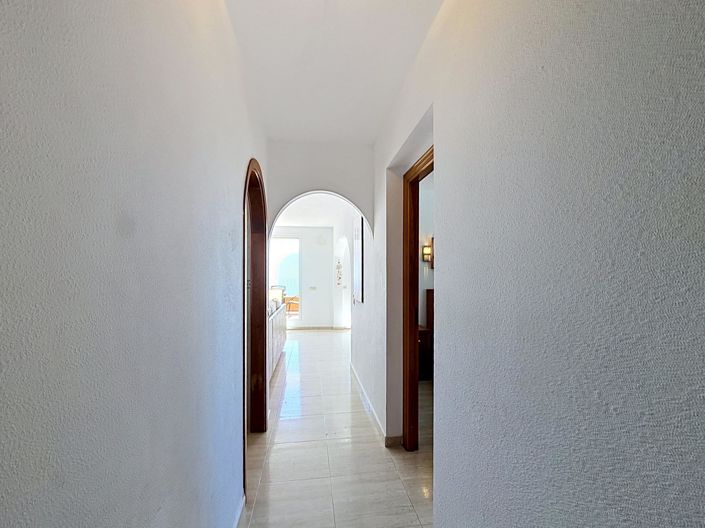 Image No.21-3 Bed Apartment for sale