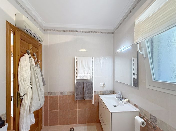 Image No.22-4 Bed Villa for sale