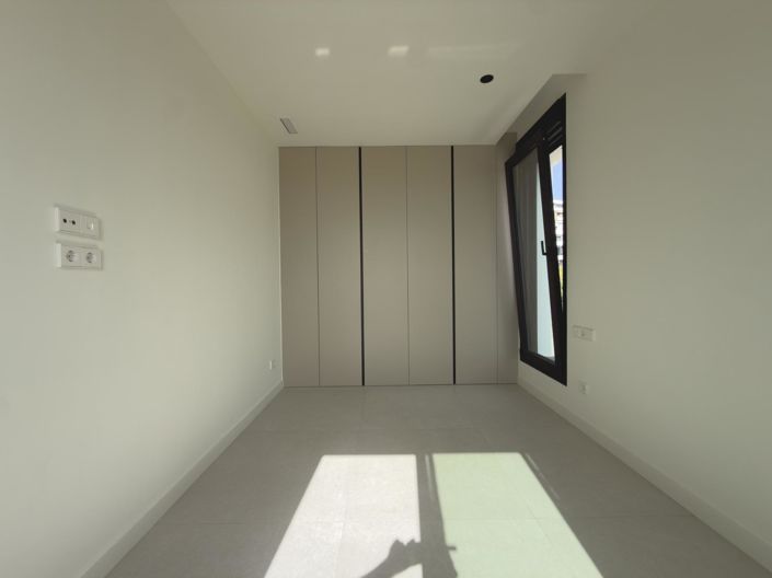 Image No.43-3 Bed Villa for sale