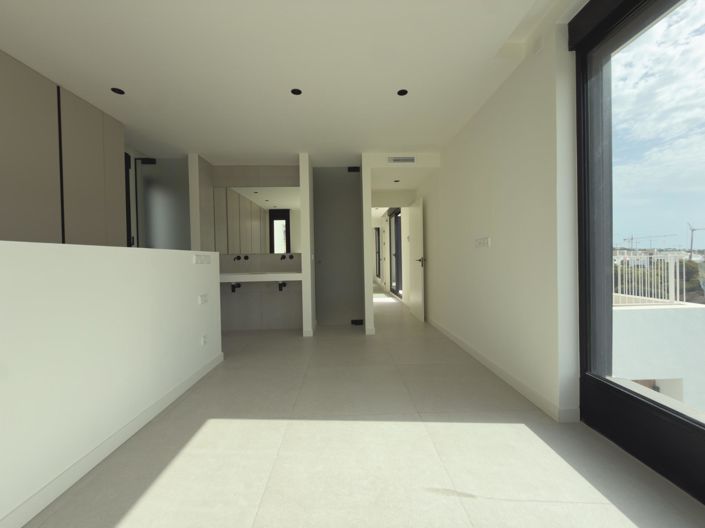 Image No.47-3 Bed Villa for sale