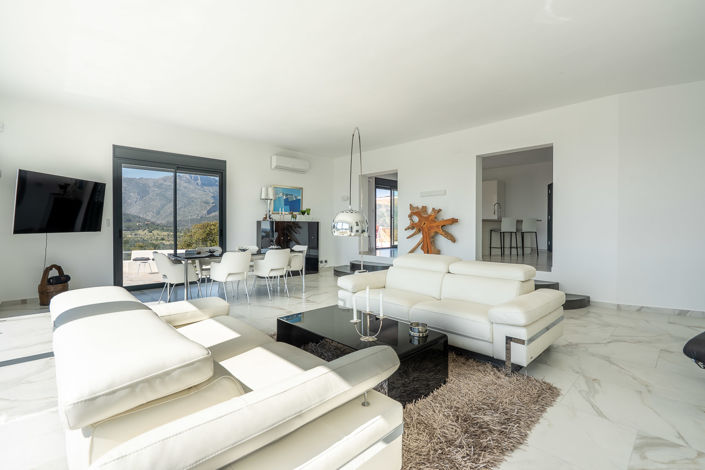 Image No.36-5 Bed Villa for sale
