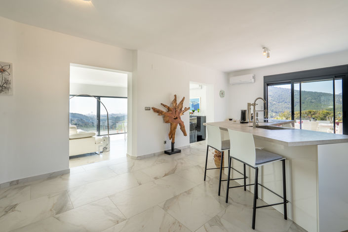 Image No.43-5 Bed Villa for sale