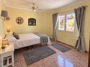 24647-villa-for-sale-in-calpe-2508417-large