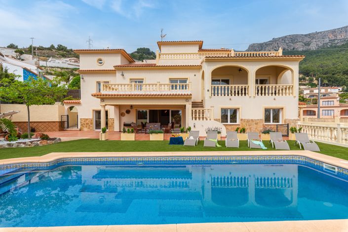 Image No.2-6 Bed Villa for sale